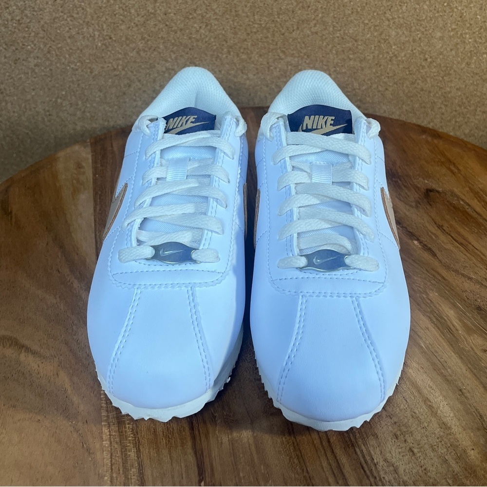 Nike cortez gs 
Brand new
Womens
NWOT - Picture 5 of 9
